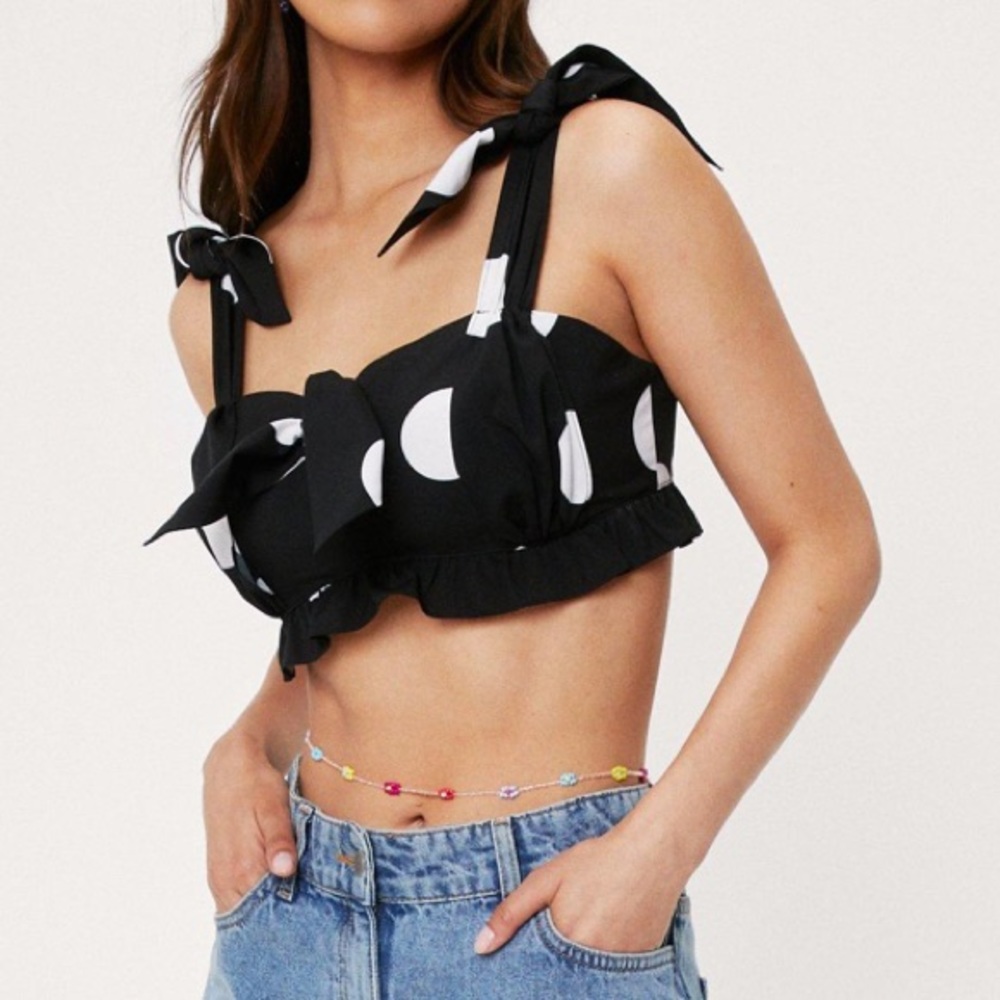 Black & white polka dot ruffled cropped top size 8